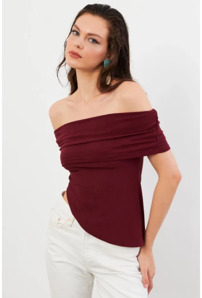 Kadın Bordo Asimetrik Madonna Yaka Bluz OPS4251