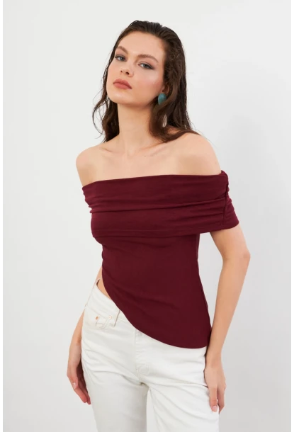 Kadın Bordo Asimetrik Madonna Yaka Bluz OPS4251