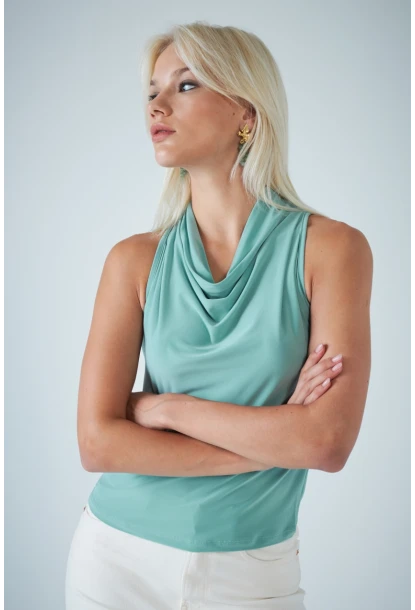 Kadın Çağla Yeşili Degaje Yaka Kolsuz Bluz COL1226-90