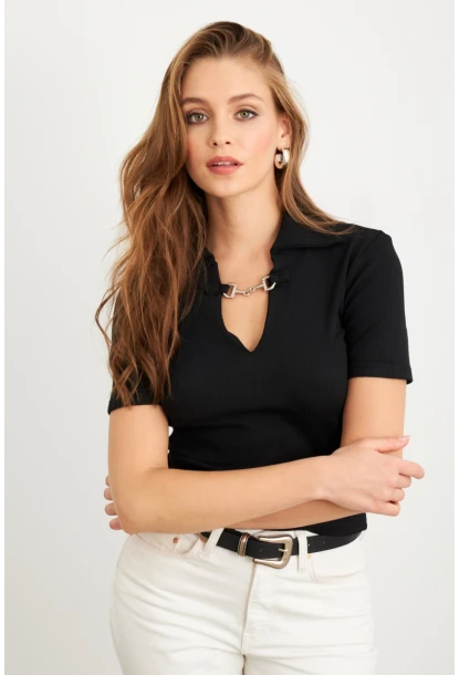 Kadın Siyah Aksesuarlı Crop Bluz COL3008