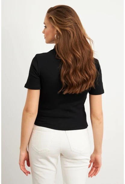 Kadın Siyah Aksesuarlı Crop Bluz COL3008