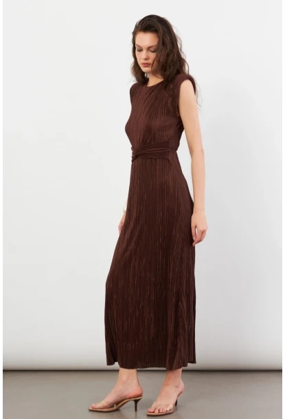 Kadın Kahverengi Vatkalı Pileli Astarlı Midi Elbise DMR436