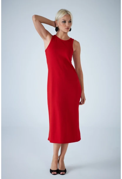 Kadın Kırmızı Kolsuz Yırtmaçlı Midi Elbise AYD418