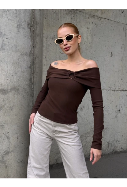 Kadın Madonna Yaka Halka Detay Bluz