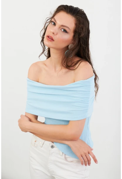 Kadın Mavi Asimetrik Madonna Yaka Bluz OPS4251