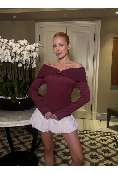 Kadın Omuz Açık Toka Detaylı Bordo Bluz