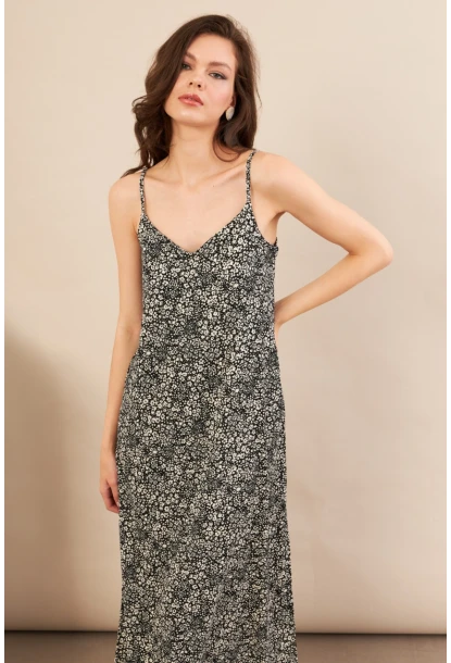 Kadın Siyah Askılı Desenli Krinkıl Midi Elbise AYD413