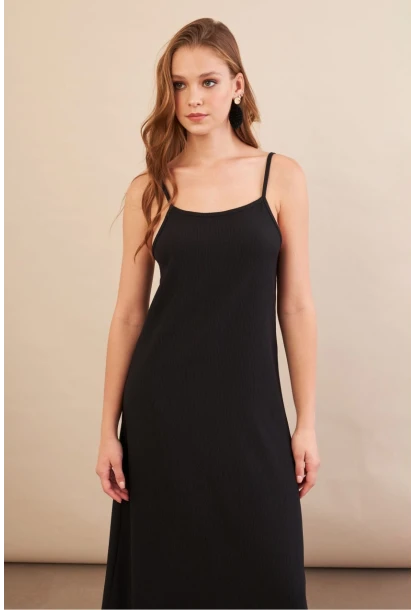 Kadın Siyah Ayarlanabilir Askılı Bürümcük Midi Elbise MX9455