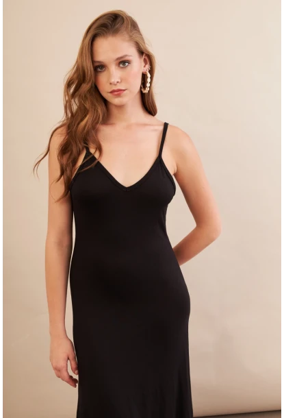 Kadın Siyah Ayarlanabilir Askılı Midaxi Elbise EY3115