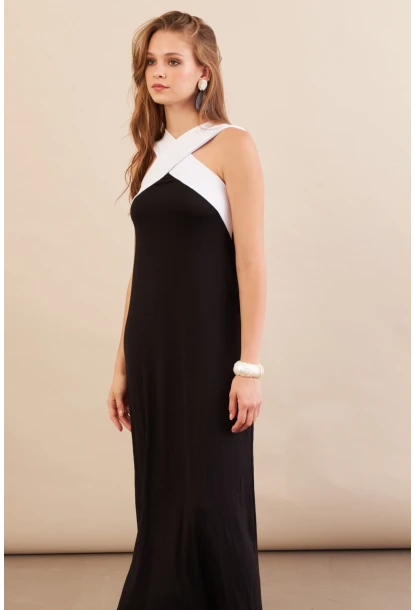 Kadın Siyah-Beyaz Çapraz Askılı Kontrast Midi Elbise EY3116