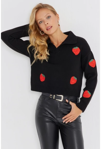 Kadın Siyah Çilek Desenli Triko Kazak KED140