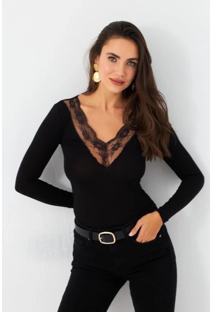 Kadın Siyah Dantel Detaylı Bluz EY2951