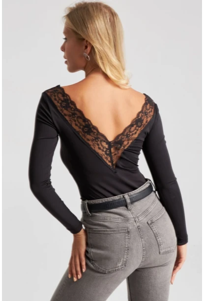 Kadın Siyah Dantel Detaylı V Yaka Bluz EY2672