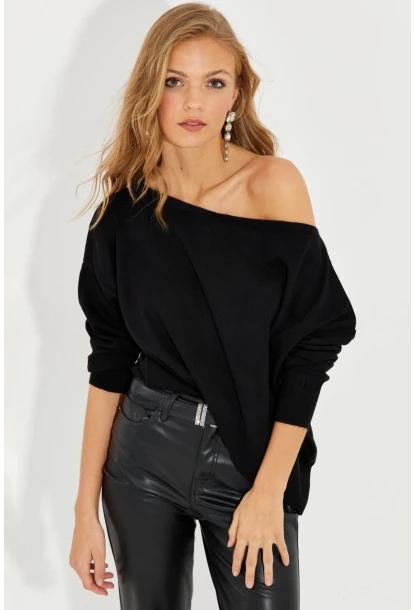 Kadın Siyah Düşük Omuz Triko Bluz YZ617