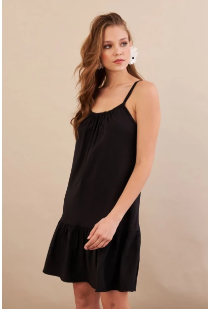Kadın Siyah Eteği Volanlı Askılı Midi Elbise OPS4152