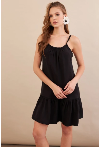 Kadın Siyah Eteği Volanlı Askılı Midi Elbise OPS4152