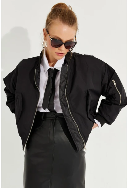 Kadın Siyah Fermuarlı Bomber Mont QRS8367