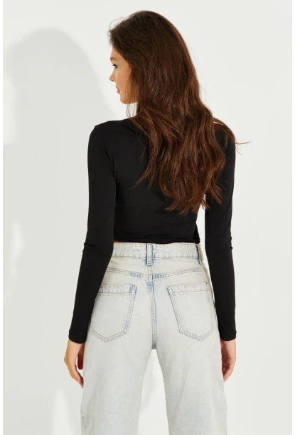 Kadın Siyah Göbek Dekolteli Büzgülü Bluz B2701