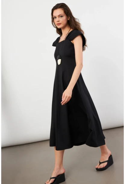 Kadın Siyah Kare Yaka Kloş Elbise NH102