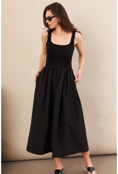 Kadın Siyah Kare Yaka Paraşüt Midi Elbise İRE1460