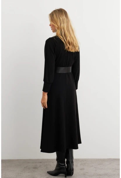 Kadın Siyah Kemerli Balıkçı Yaka Elbise MKSD992
