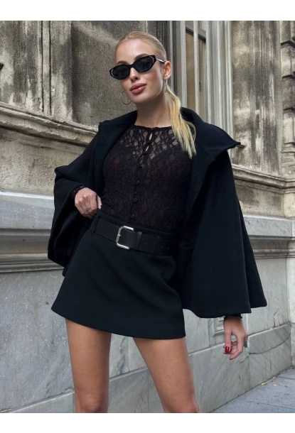 Kadın Siyah Kemerli Şort Etek