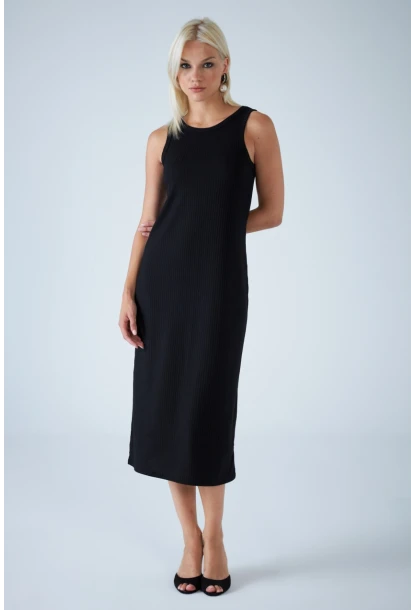 Kadın Siyah Kolsuz Yırtmaçlı Midi Elbise AYD418