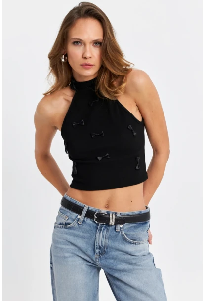 Kadın Siyah Kurdele Detaylı Halter Yaka Bluz MTK13231