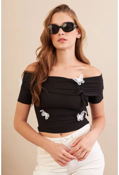 Kadın Siyah Madonna Yaka Kelebek Detaylı Bluz FLU7268