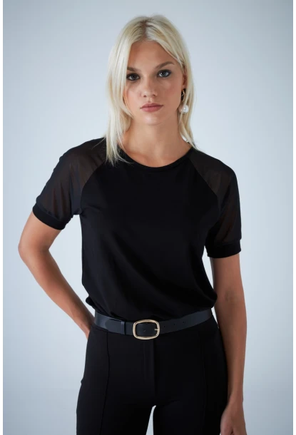 Kadın Siyah Omuzları Tül Bluz EY3137