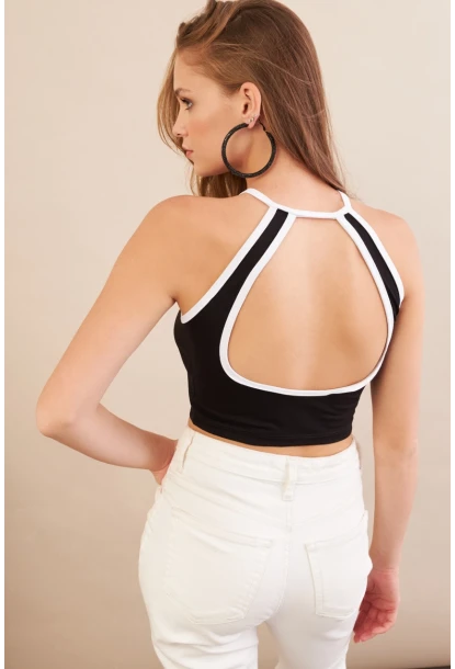 Kadın Siyah Sırtı Açık Kontrast Crop Bluz EY3118