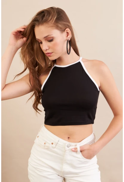 Kadın Siyah Sırtı Açık Kontrast Crop Bluz EY3118