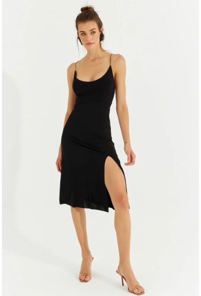 Kadın Siyah Sırtı Çapraz Yırtmaçlı Midi Elbise TW70135