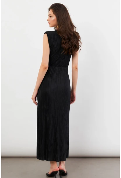Kadın Siyah Vatkalı Pileli Astarlı Midi Elbise DMR436