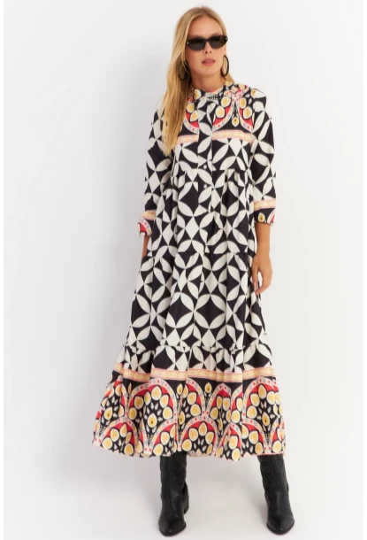 Kadın Siyah Volanlı Desenli Maxi Elbise YLE14