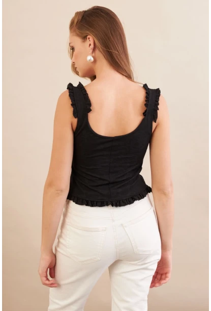 Kadın Siyah Volanlı Düğmeli Bluz KED7324