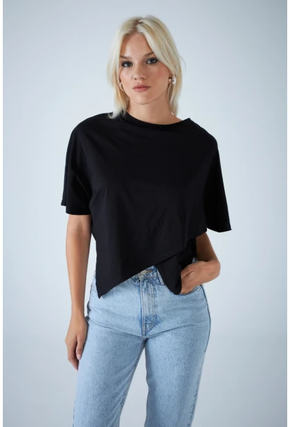 Kadın Siyah Yarasa Kol Asimetrik T-Shirt LPP1315