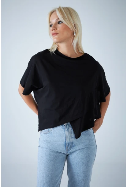 Kadın Siyah Yarasa Kol Asimetrik T-Shirt LPP1315