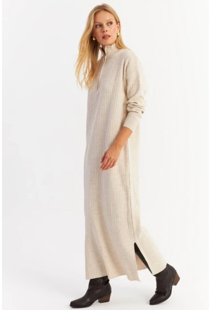 Kadın Taş Yakası Fermuarlı Triko Maxi Elbise MNUV10