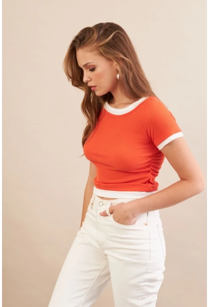 Kadın Turuncu Büzgülü Beyaz Garnili Bluz MX9465