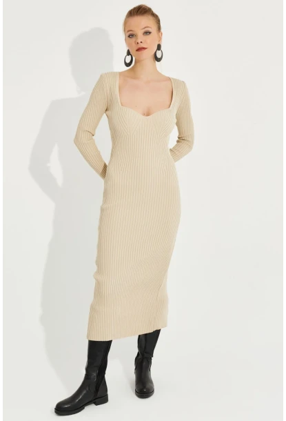 Kadın Vanilya Kalp Yaka Triko Midi Elbise YEL221385