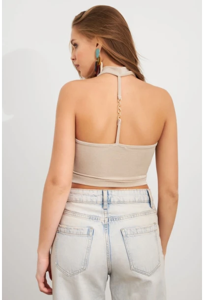 Kadın Vanilya Zincir Aksesuarlı Degaje Yaka Bluz MTK13443