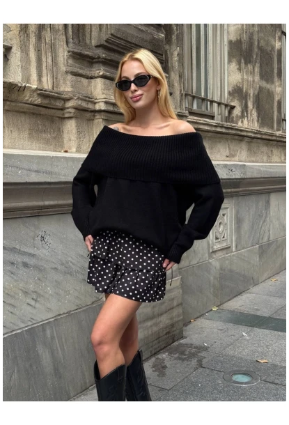 Madonna Yaka Siyah Triko Bluz Elbise