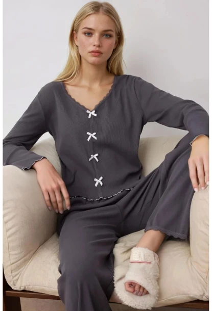 Pamuklu Dantel ve Fiyonk Detaylı Fitilli Örme Pijama Takımı