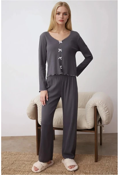 Pamuklu Dantel ve Fiyonk Detaylı Fitilli Örme Pijama Takımı