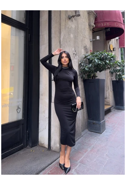 Yaka Detay Sandy Kumaş Elbise Siyah