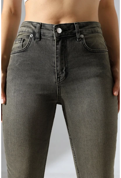 Yüksek Bel Dar Paça Yıkamalı Kadın Jean Haki