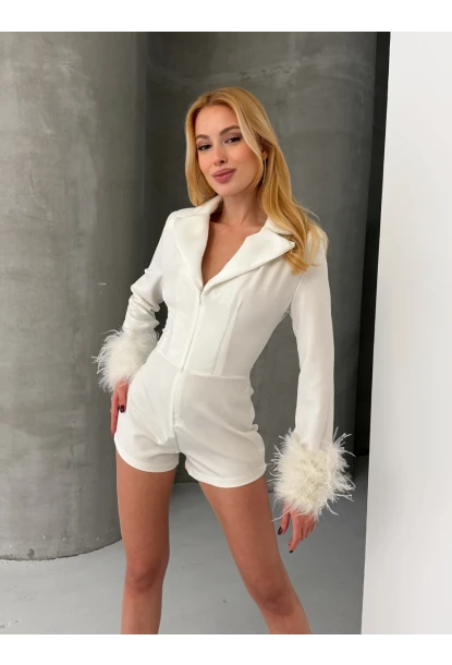 Atlas Kumaş Tüy Detaylı Mini Şort Tulum Beyaz