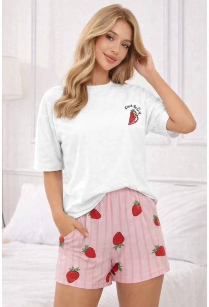 Çilek Desenli Şortlu Kadın Pijama Takımı – Beyaz/Pembe