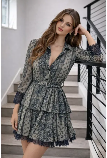 Dantel Dokulu Kat Kat Mini Elbise – Kemer Detaylı Şifon Görünüm